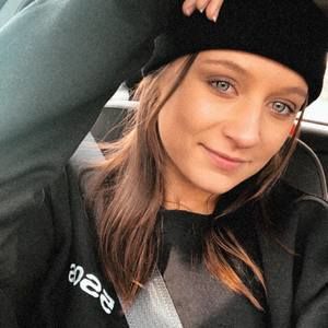 Meet your Posher, Brooke